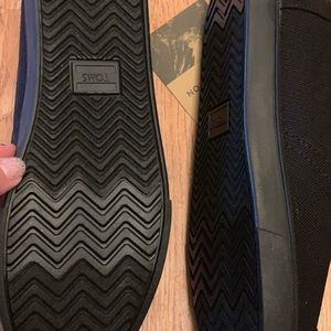 Toms size 7.5 Classic Slip Ons